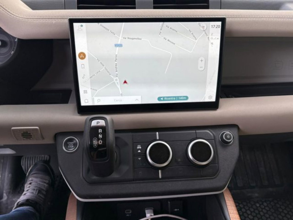 Land Rover Defender 110 3.0d mhev X-Dynamic SE awd 200cv auto 7p.ti (9)