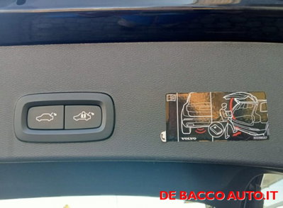 Volvo XC40 T4 Recharge Plug-in Hybrid R-design (11)
