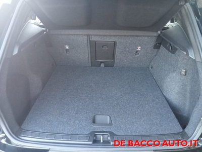 Volvo XC40 T4 Recharge Plug-in Hybrid R-design (9)