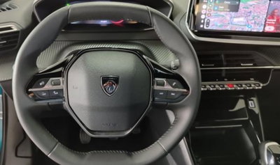 Peugeot 2008 PureTech 100 S&S Allure (7)