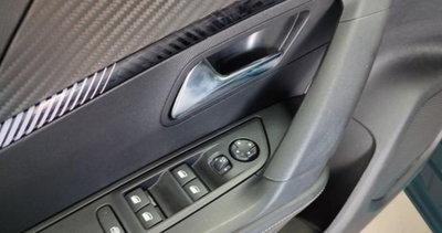 Peugeot 2008 PureTech 100 S&S Allure (14)