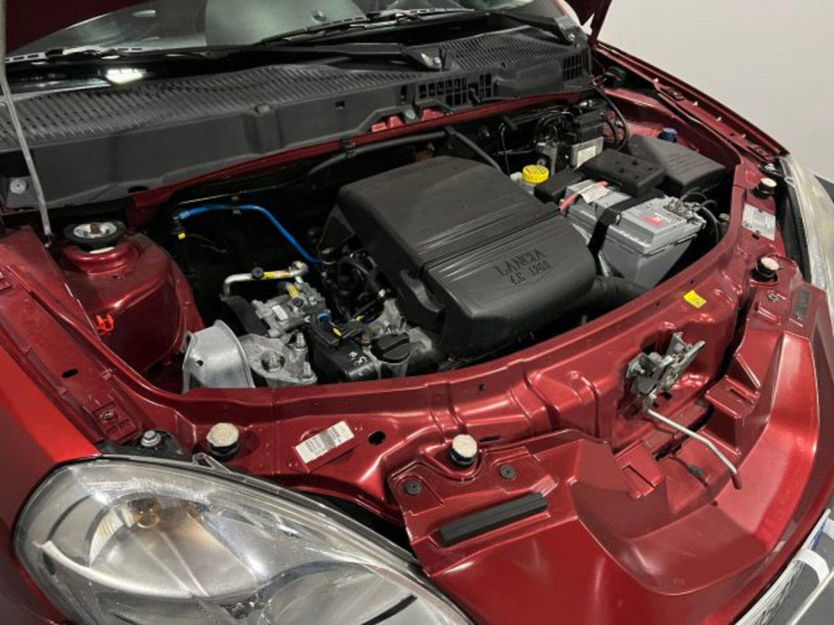 Lancia Ypsilon 1.2 Argento (15)