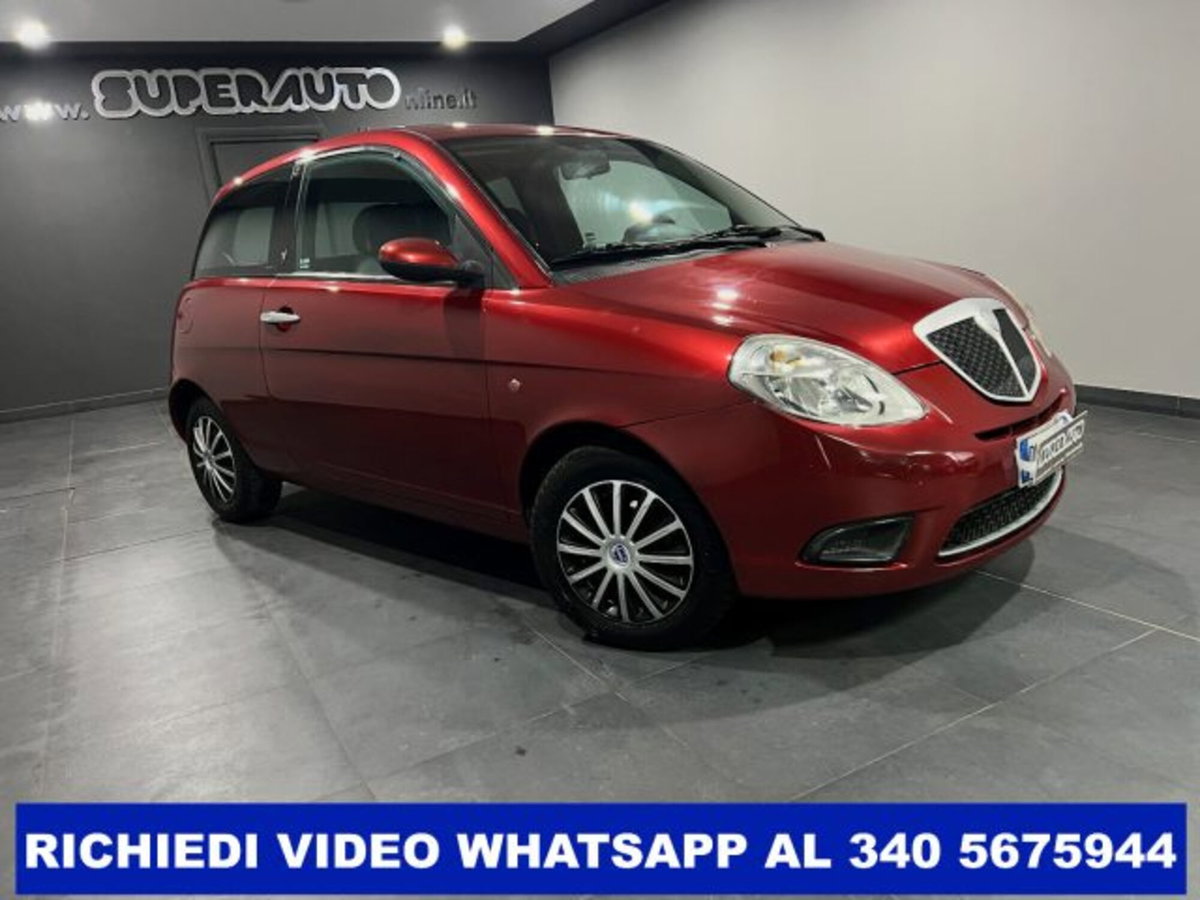 Lancia Ypsilon 1.2 Argento (2)