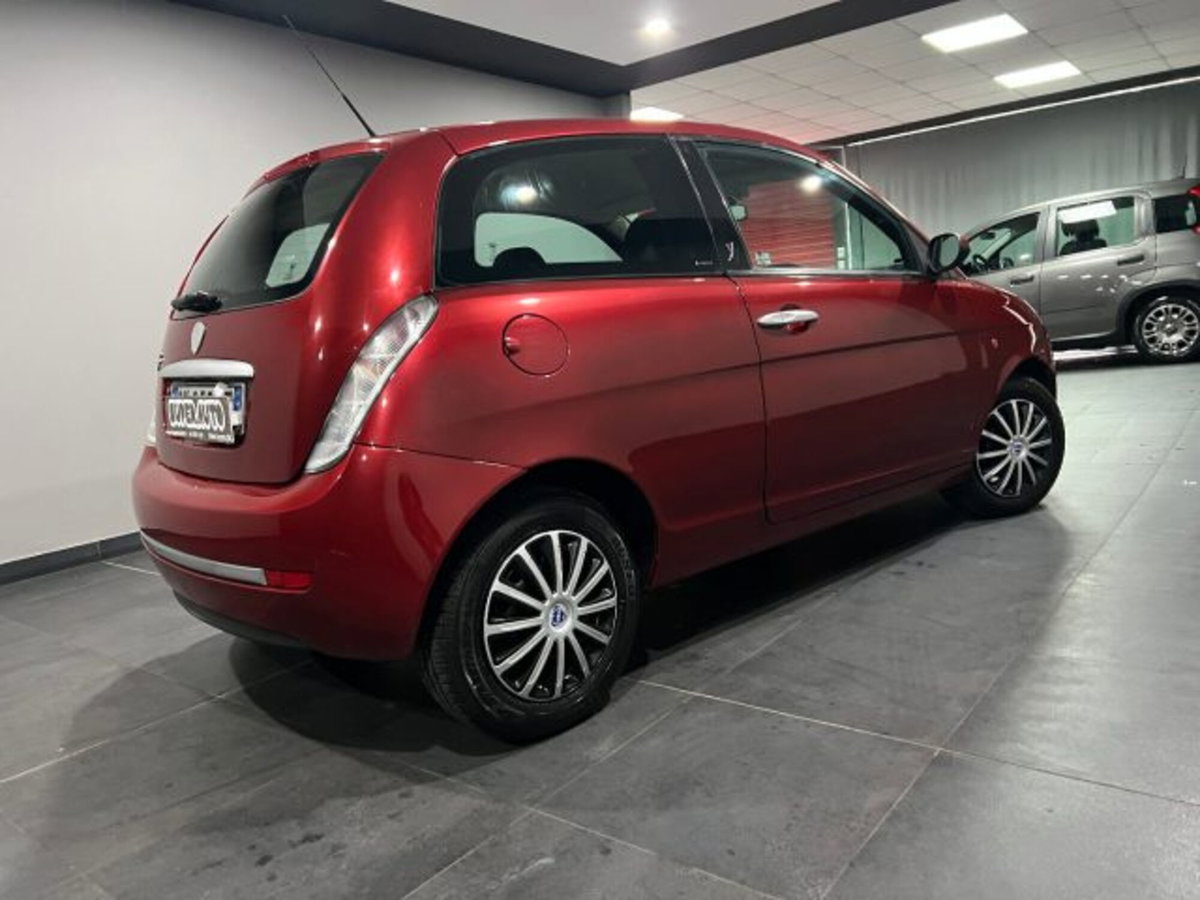 Lancia Ypsilon 1.2 Argento (3)