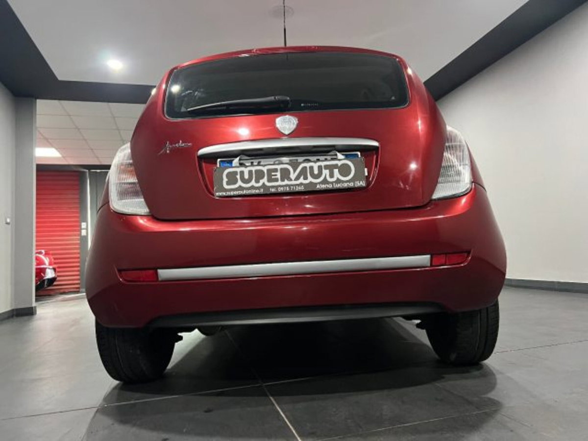 Lancia Ypsilon 1.2 Argento (4)