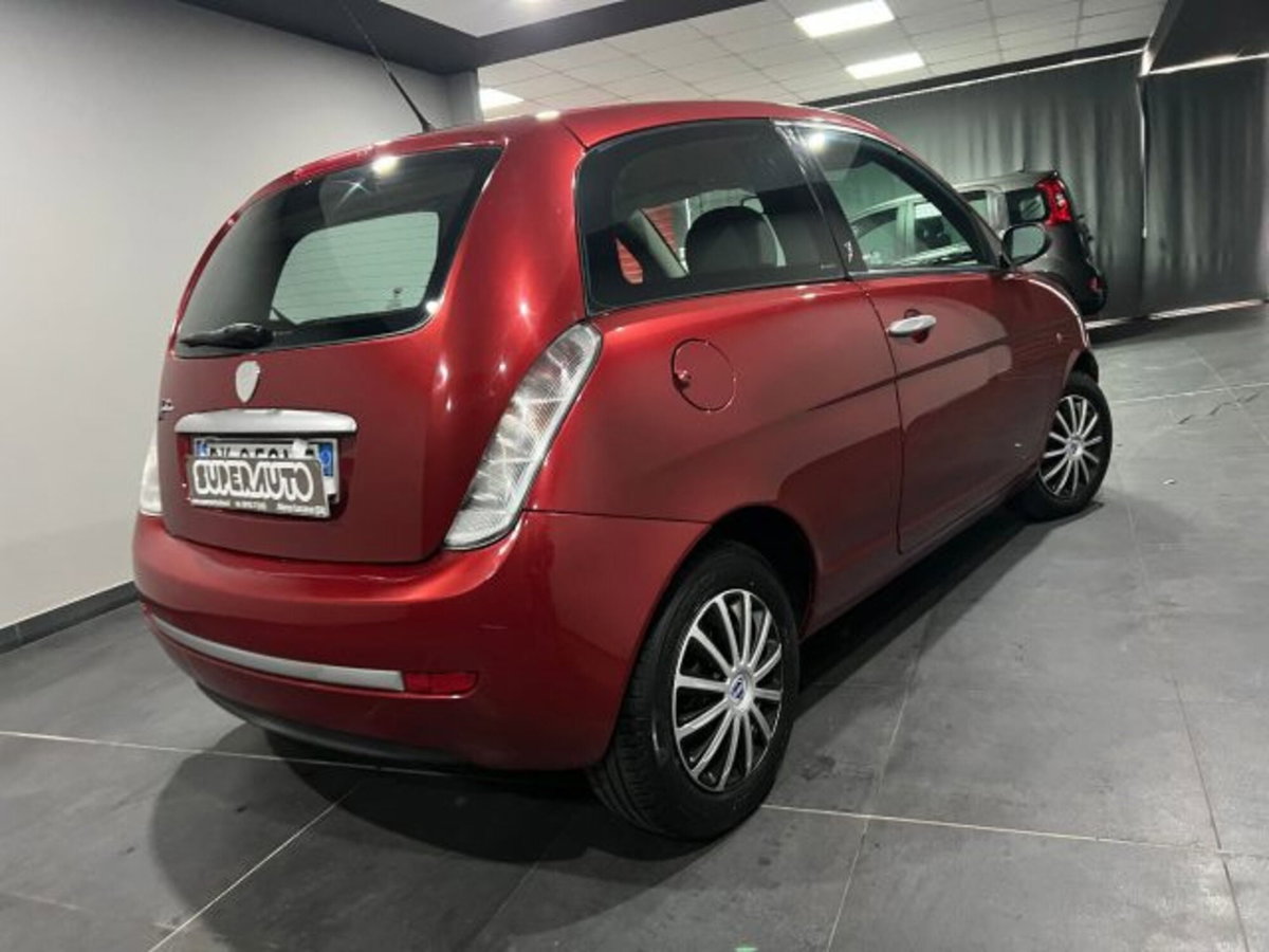 Lancia Ypsilon 1.2 Argento (5)