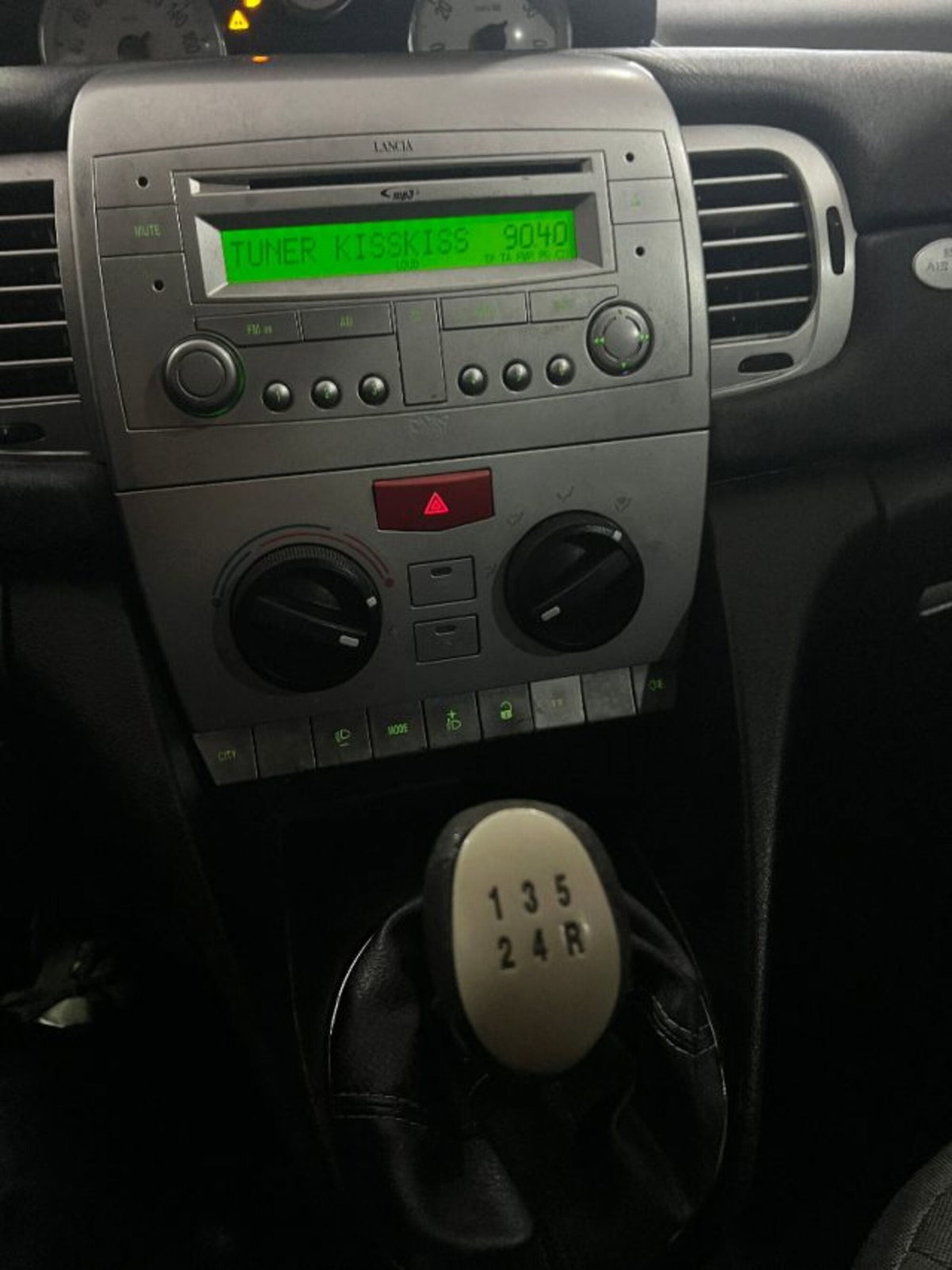 Lancia Ypsilon 1.2 Argento (8)