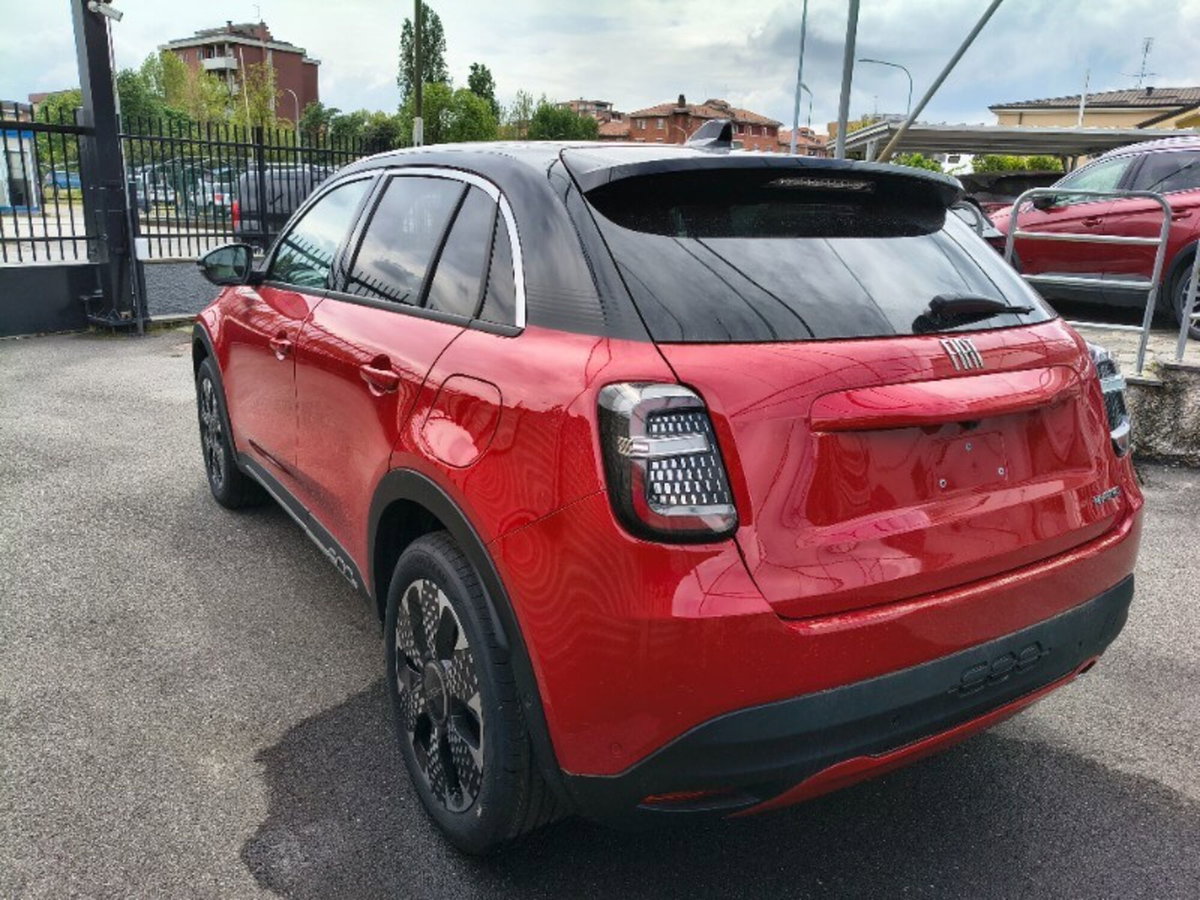 Fiat 600 1.2 hybrid Business 110cv auto (6)