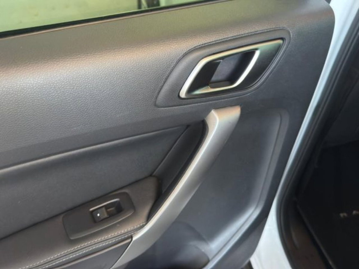 Ford Ranger Pick-up Ranger 2.0 TDCi aut. DC Limited 5 posti (17)