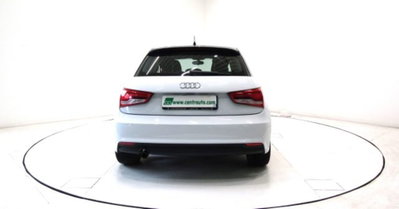 Audi A1 Sportback 1.6 TDI 116 CV Admired (4)