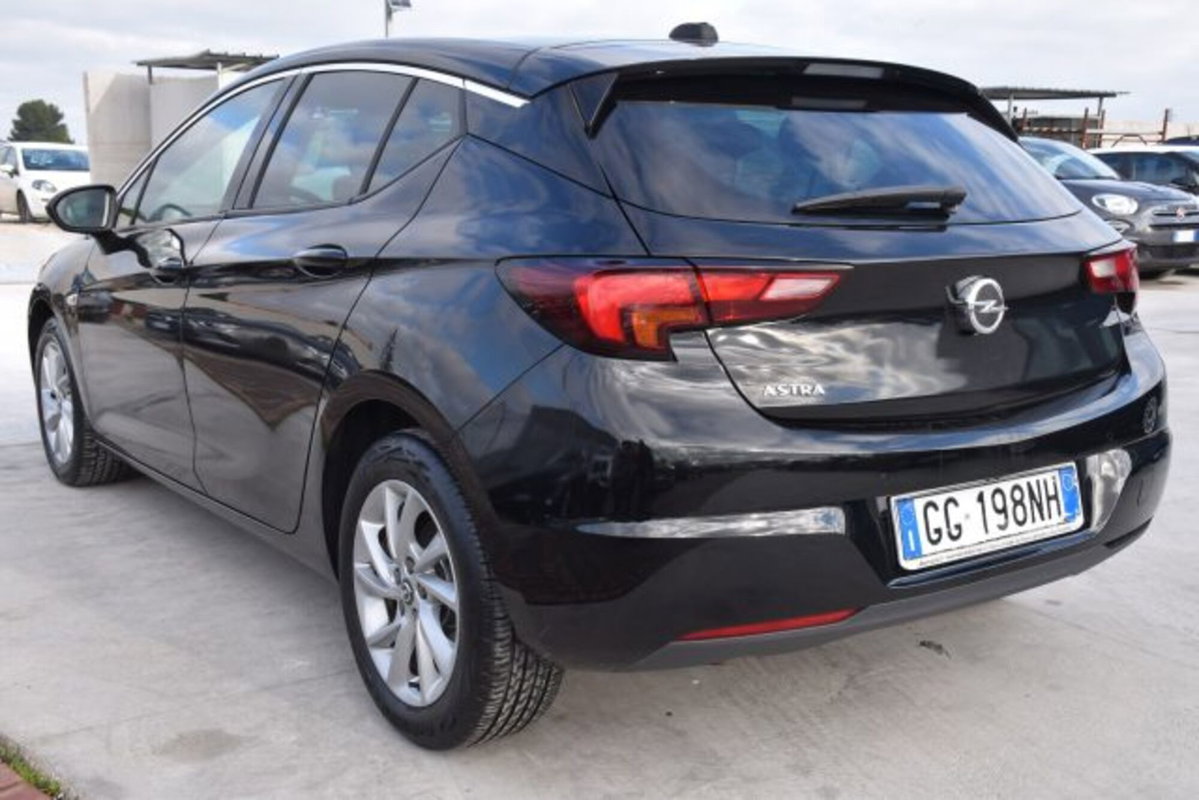 Opel Astra 1.5 CDTI 122 CV S&S 5 porte Business Elegance (4)