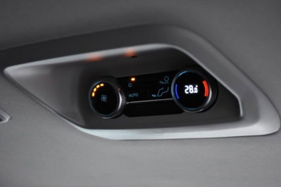 Ford Tourneo Custom 320 2.0 EcoBlue 150CV PL Titanium (15)