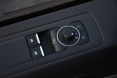Ford Tourneo Custom 320 2.0 EcoBlue 150CV PL Titanium (19)