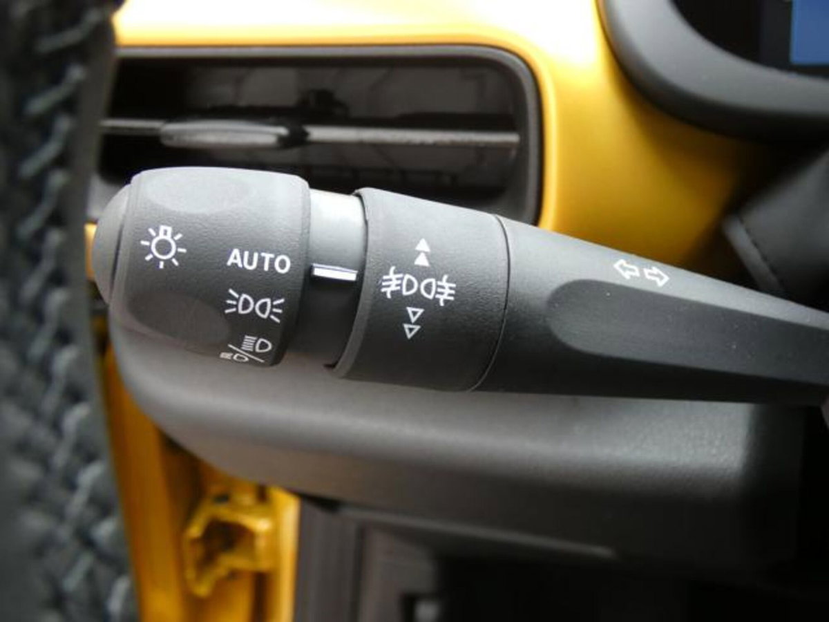Jeep Avenger full-electric Black Edition fwd 156cv auto (15)