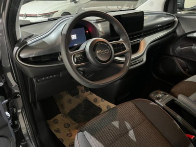 Fiat 500e Icon Berlina 42 kWh (9)