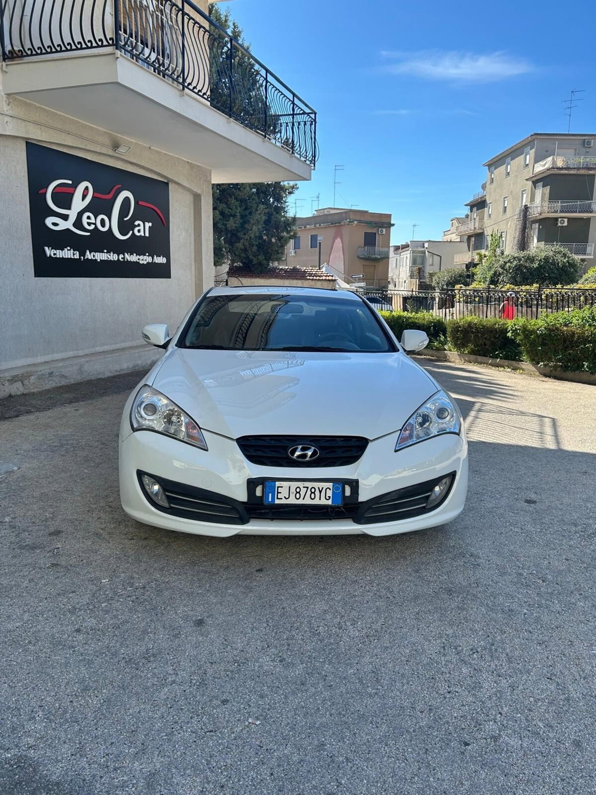 Hyundai Genesis Coupe 2.0 Turbo Sport