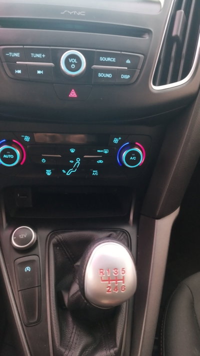 Ford Focus 1.5 TDCi 120 CV Start&Stop Powershift ST Line Business (12)