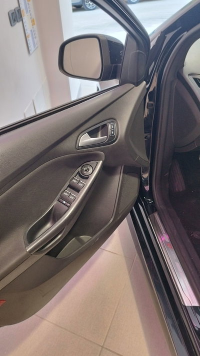 Ford Focus 1.5 TDCi 120 CV Start&Stop Powershift ST Line Business (19)
