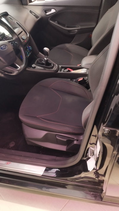 Ford Focus 1.5 TDCi 120 CV Start&Stop Powershift ST Line Business (20)