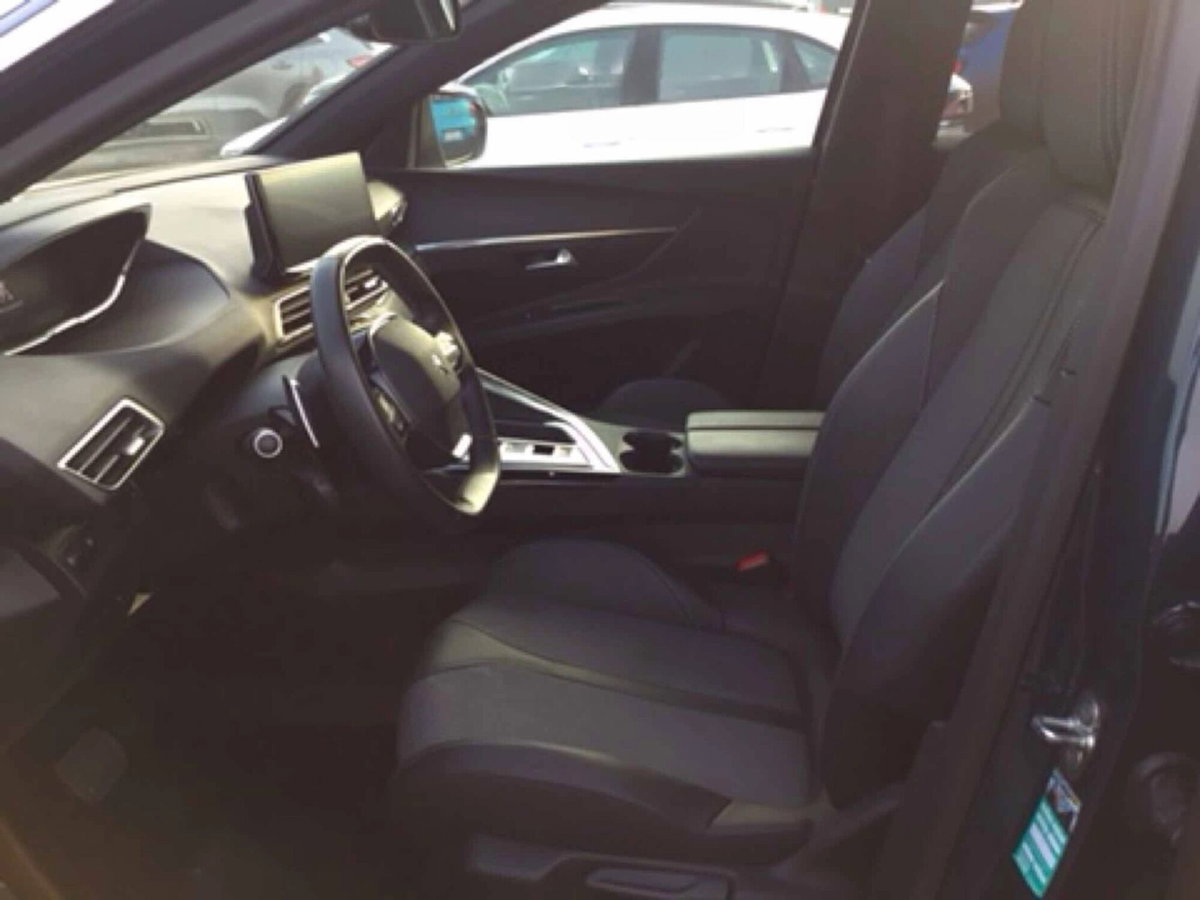 Peugeot 3008 BlueHDi 130 S&S EAT8 Allure Pack (4)