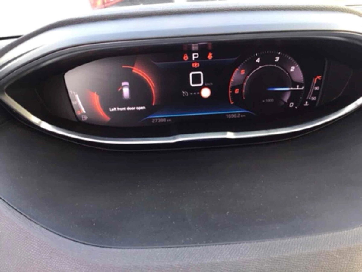 Peugeot 3008 BlueHDi 130 S&S EAT8 Allure Pack (7)