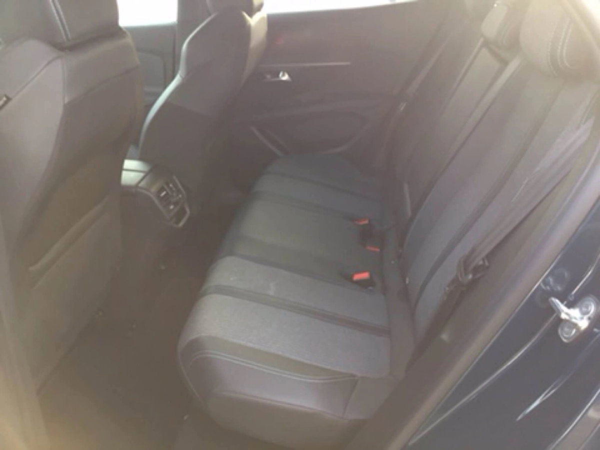 Peugeot 3008 BlueHDi 130 S&S EAT8 Allure Pack (9)