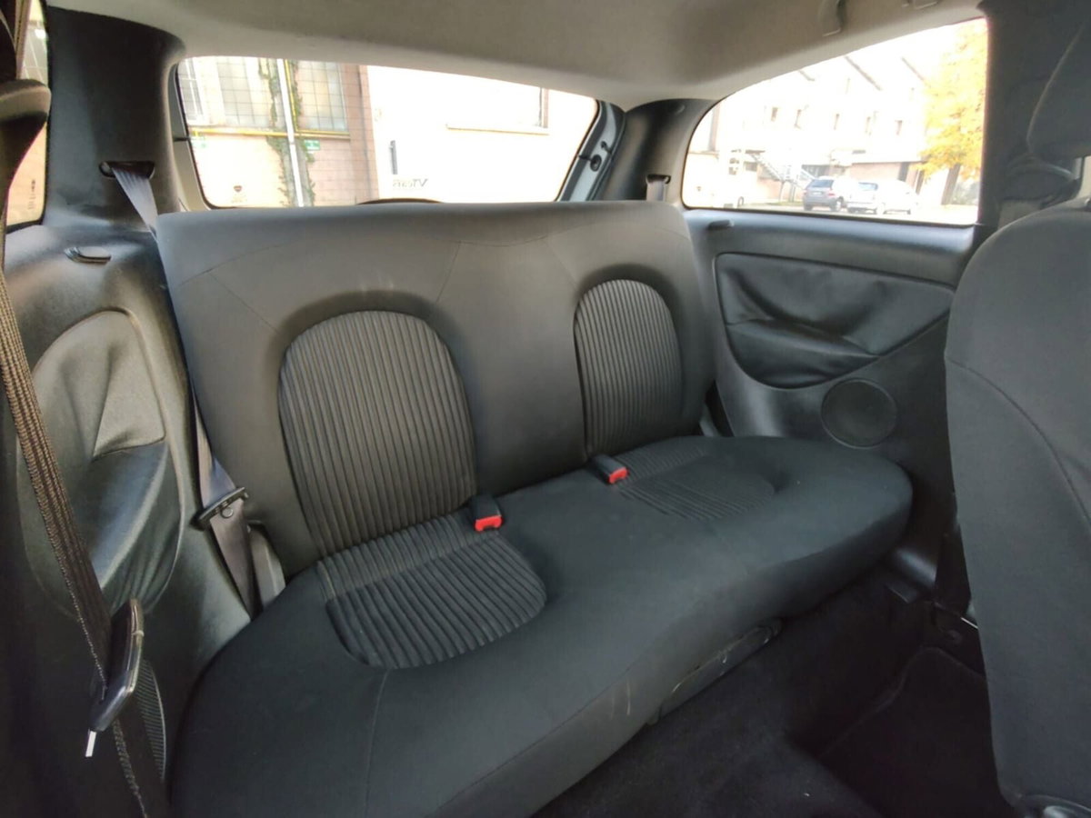 Lancia Ypsilon 1.4 Argento Ecochic GPL (18)