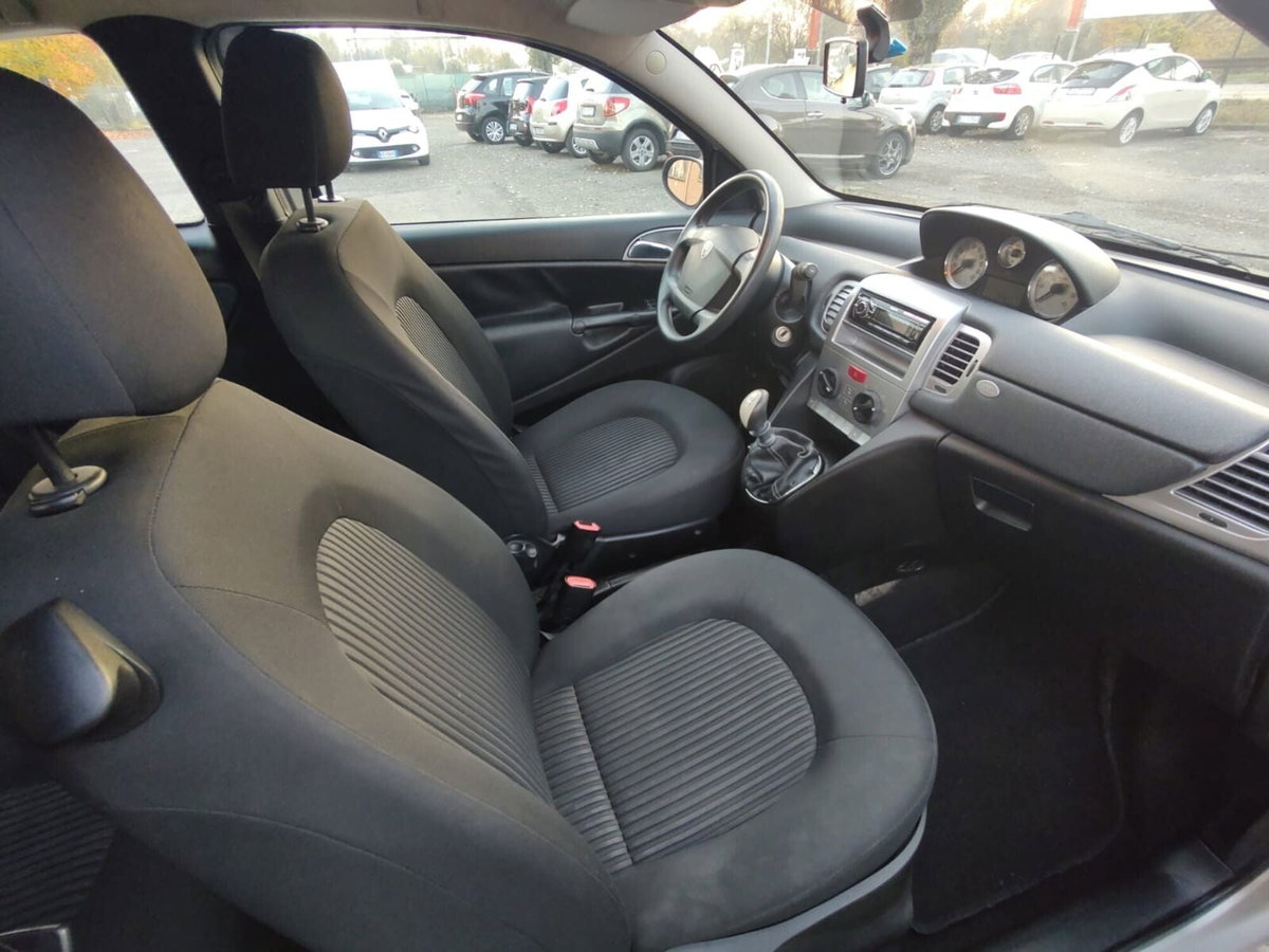 Lancia Ypsilon 1.4 Argento Ecochic GPL (20)