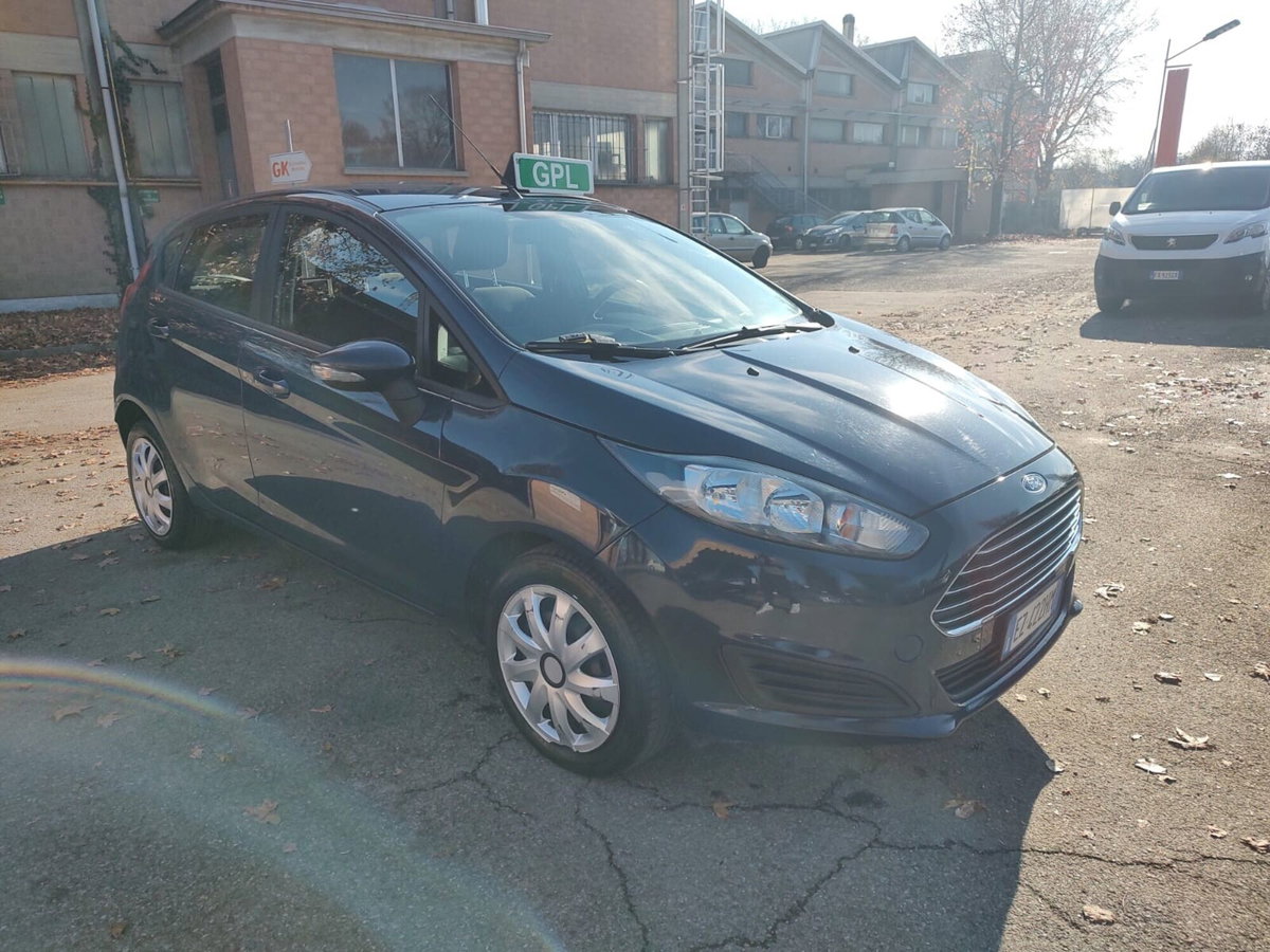 Ford Fiesta 1.4 5p. Bz.- GPL Titanium (2)