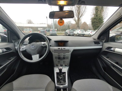 Opel Astra 1.6 115CV 5 porte Cosmo (18)