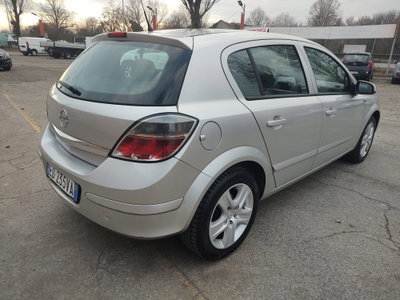 Opel Astra 1.6 115CV 5 porte Cosmo (5)
