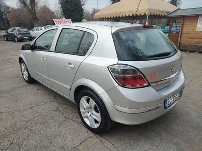 Opel Astra 1.6 115CV 5 porte Cosmo (6)