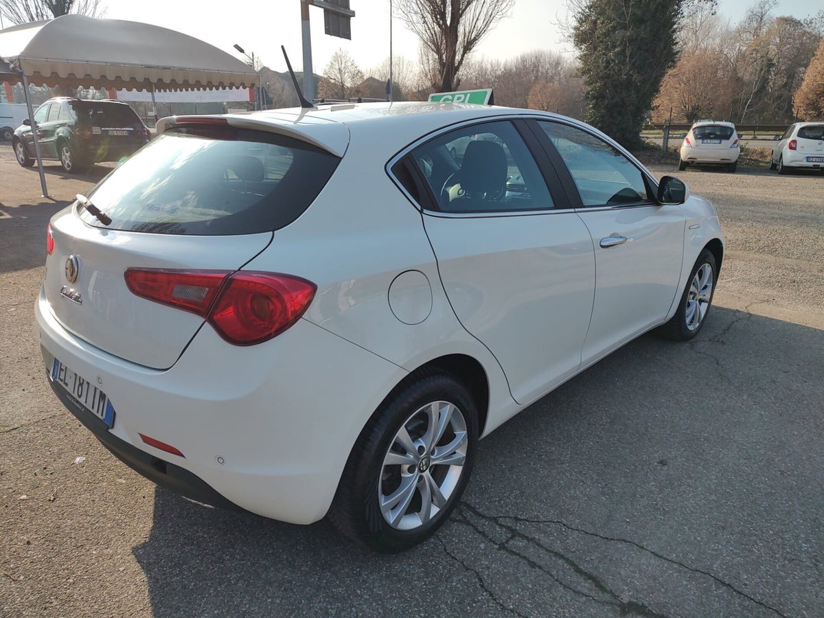 Alfa Romeo Giulietta 1.4 Turbo Progression Gpl 120cv (5)