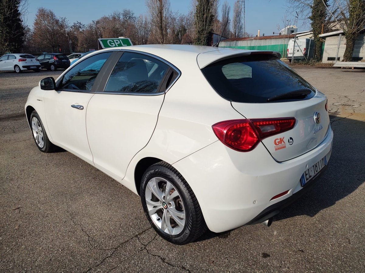 Alfa Romeo Giulietta 1.4 Turbo Progression Gpl 120cv (6)