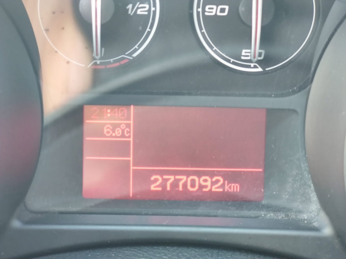 Alfa Romeo Giulietta 1.4 Turbo Progression Gpl 120cv (9)