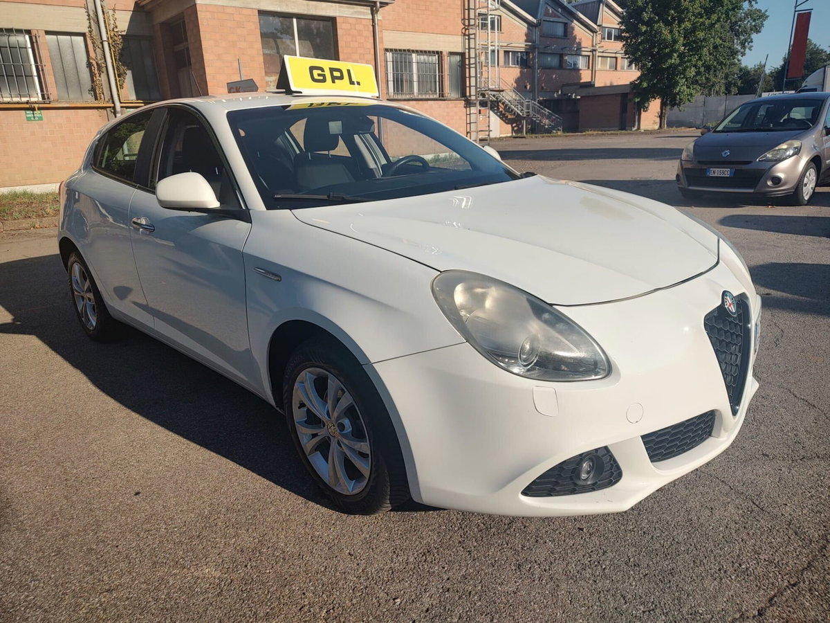 Alfa Romeo Giulietta 1.4 Turbo Progression Gpl 120cv (2)