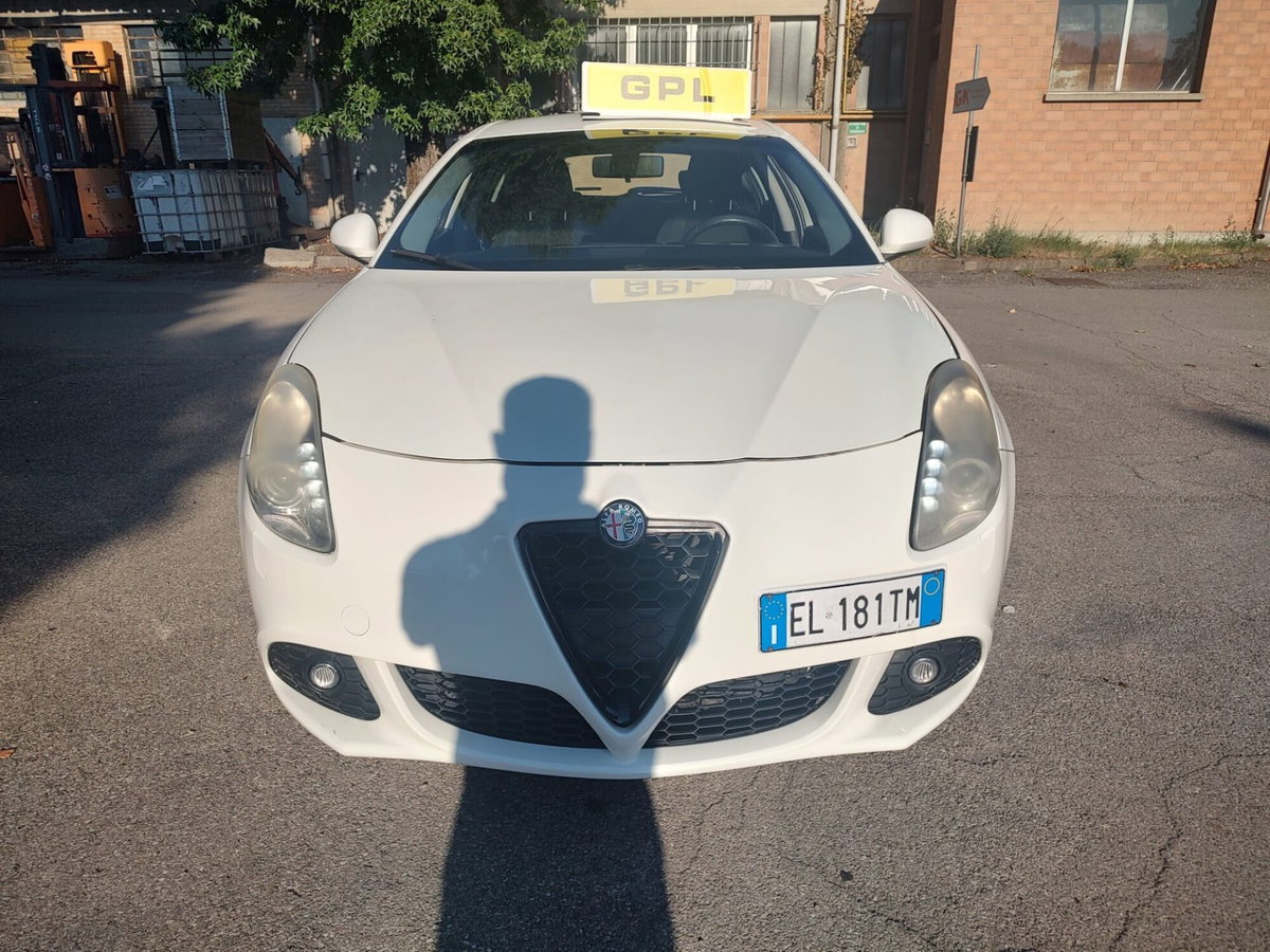 Alfa Romeo Giulietta 1.4 Turbo Progression Gpl 120cv (3)