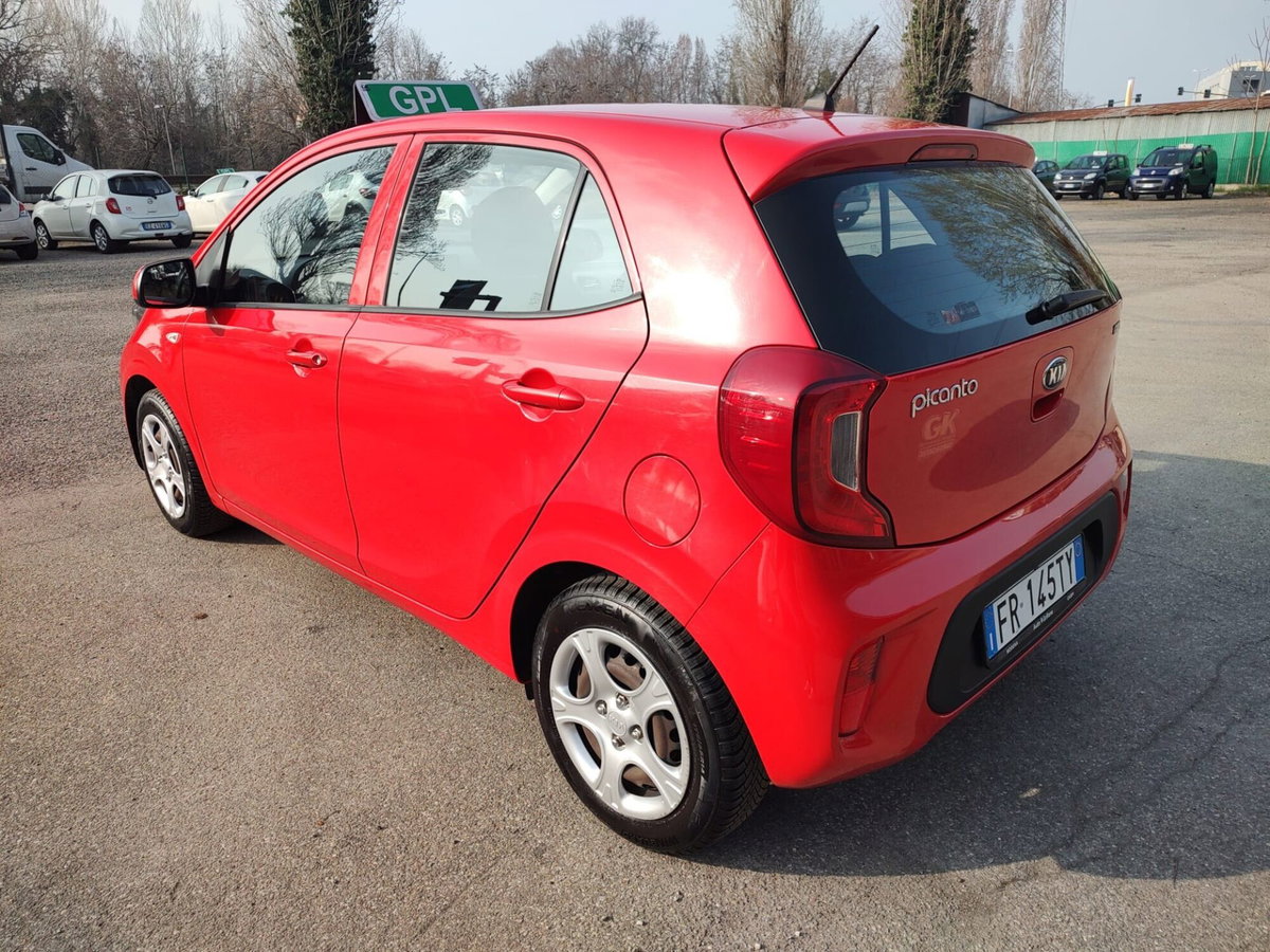 Kia Picanto 1.0 12V GPL 5 porte Style (2)