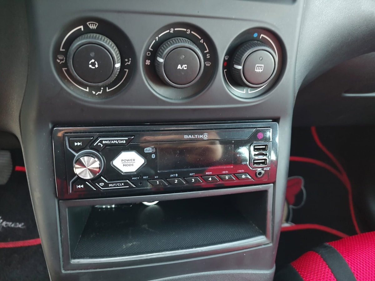 Citroen C3 Picasso 1.4 VTi 95 Exclusive Limited (16)