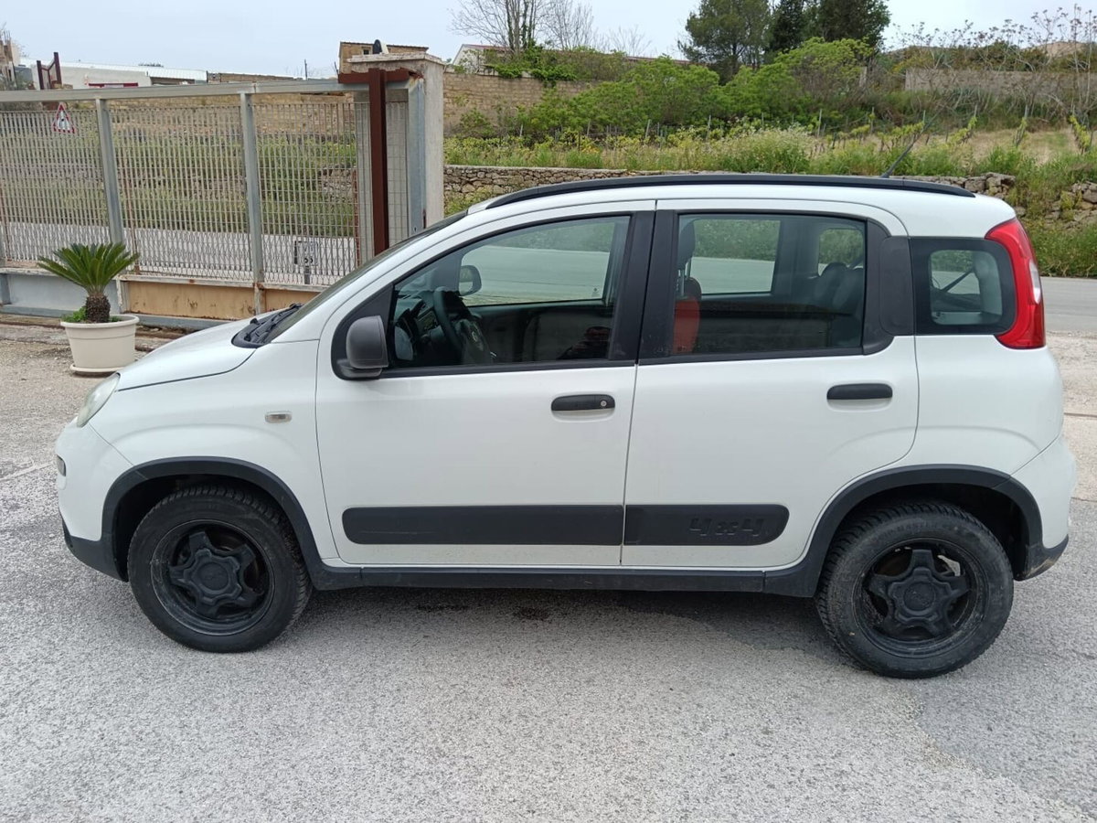 Fiat Panda 1.3 MJT 95 CV S&S 4x4 (2)