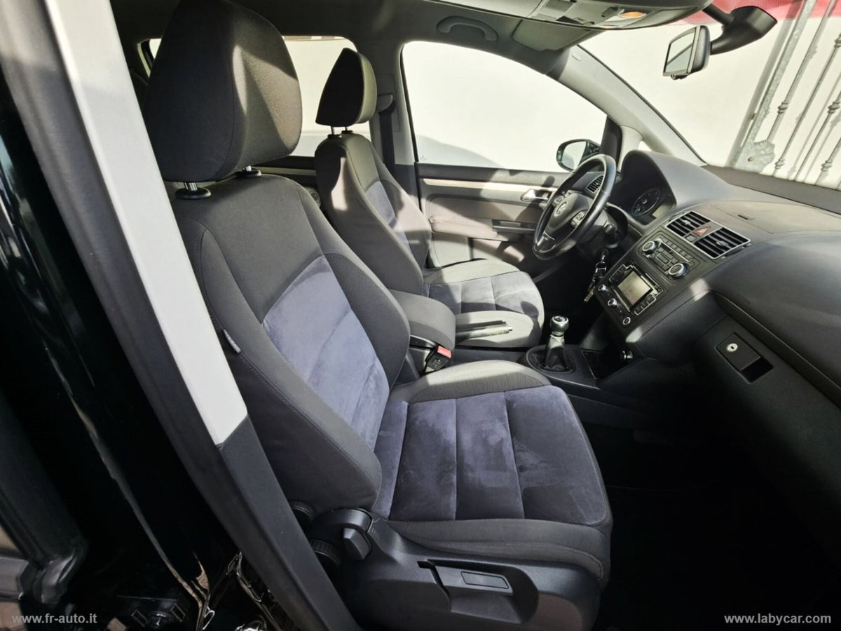 Volkswagen Touran 2.0 TDI 140 CV DSG Highline (10)