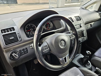 Volkswagen Touran 2.0 TDI 140 CV DSG Highline (14)
