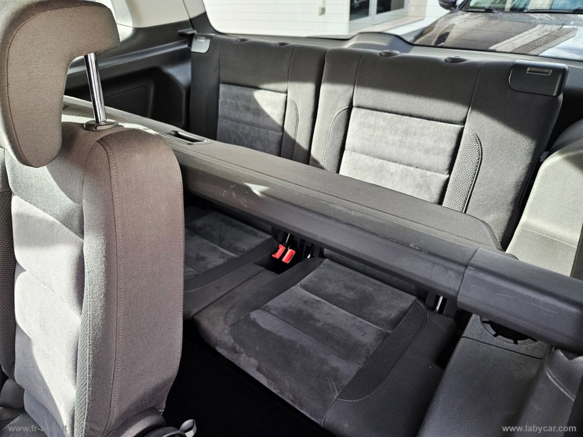 Volkswagen Touran 2.0 TDI 140 CV DSG Highline (16)