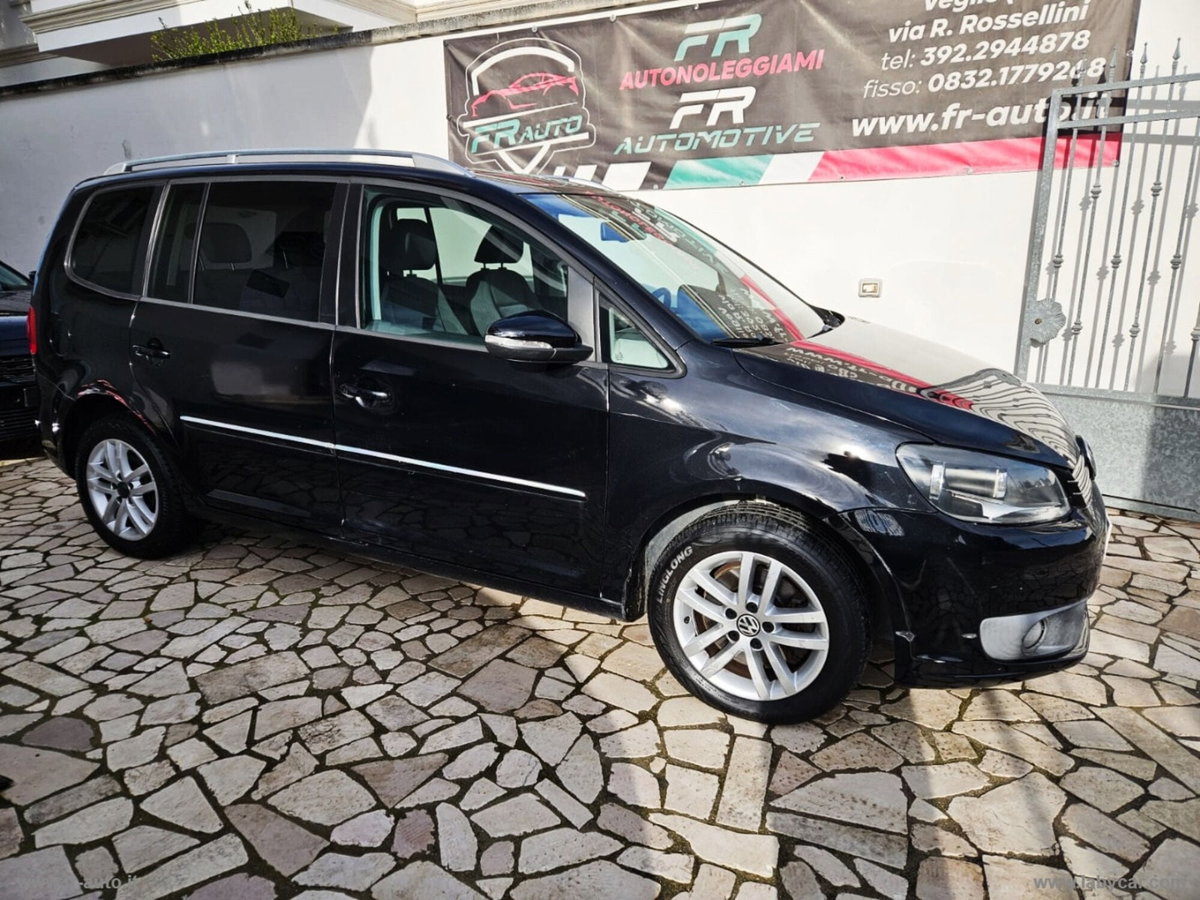 Volkswagen Touran 2.0 TDI 140 CV DSG Highline (4)