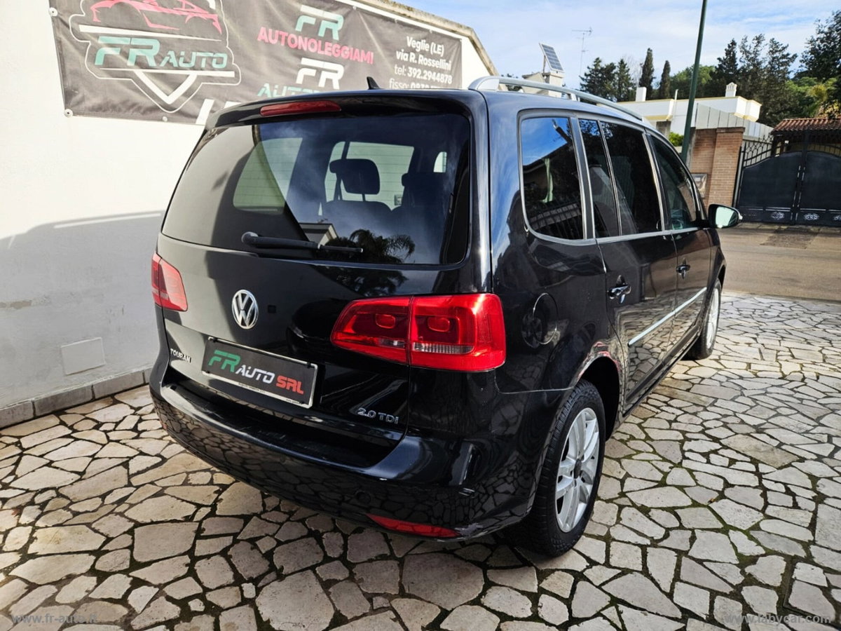 Volkswagen Touran 2.0 TDI 140 CV DSG Highline (7)