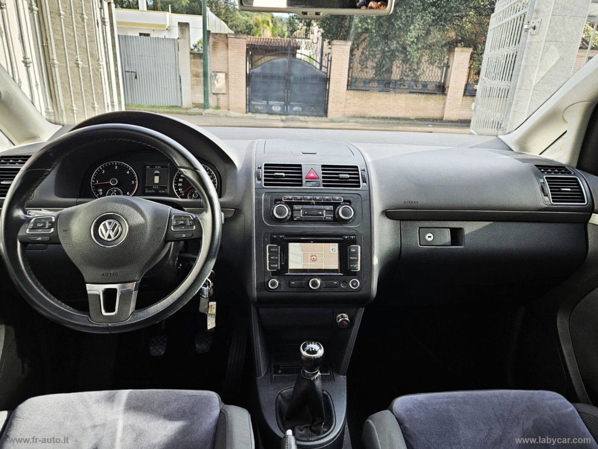 Volkswagen Touran 2.0 TDI 140 CV DSG Highline (8)