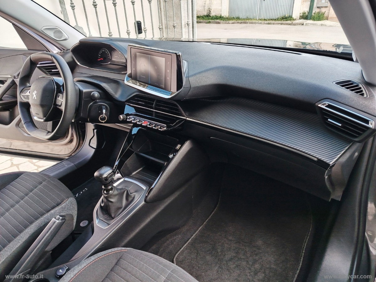 Peugeot 2008 BlueHDi 110 S&S GT (11)