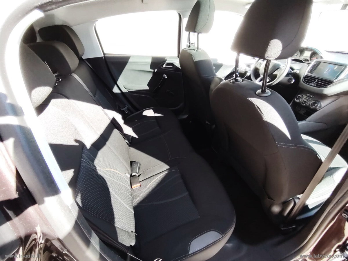 Peugeot 208 VTi 82 CV 5 porte Allure (11)