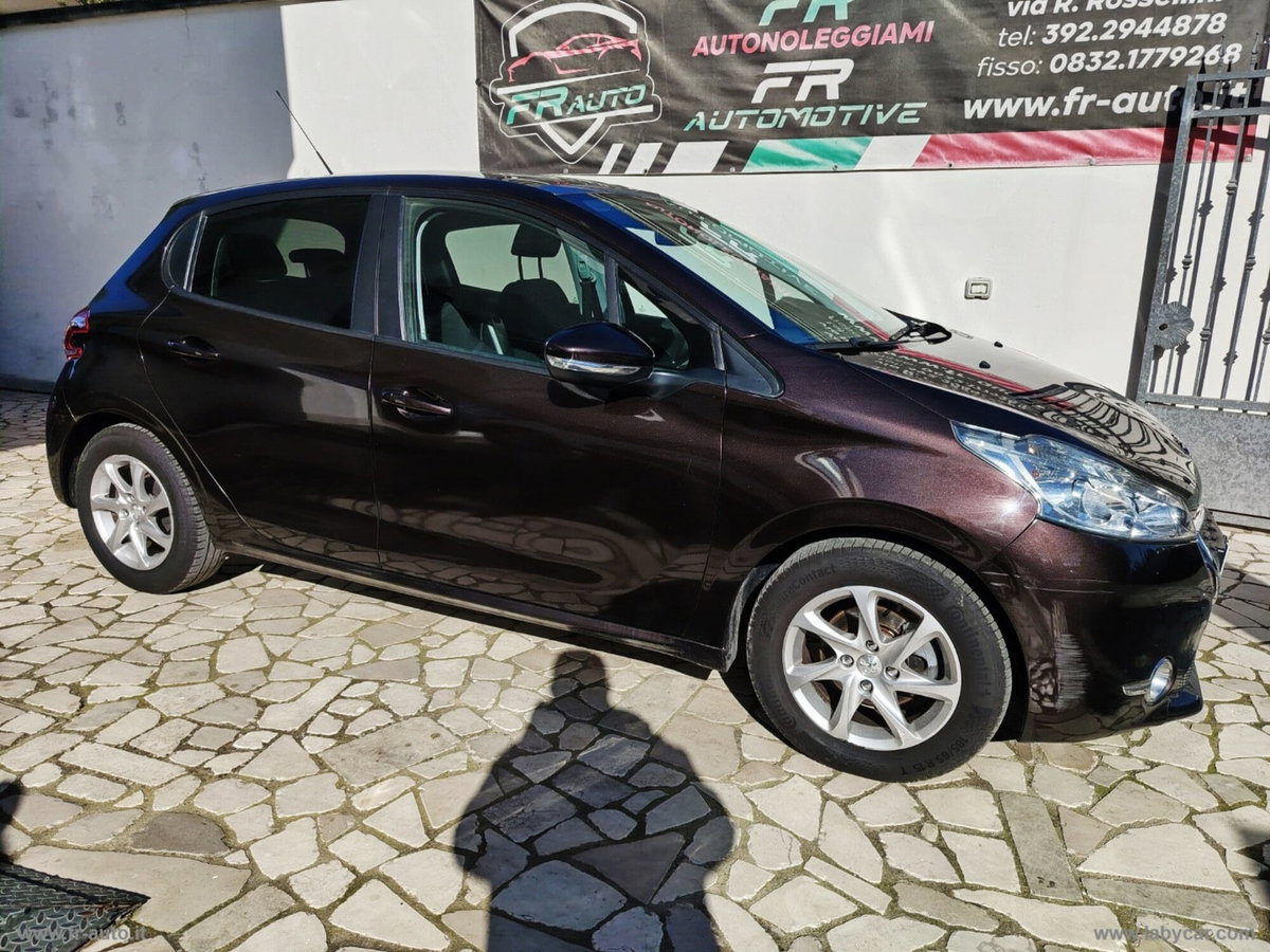 Peugeot 208 VTi 82 CV 5 porte Allure (5)