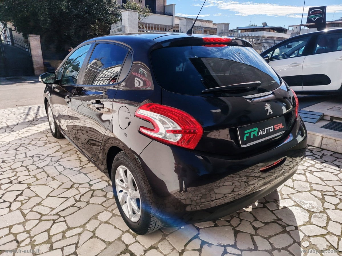 Peugeot 208 VTi 82 CV 5 porte Allure (6)